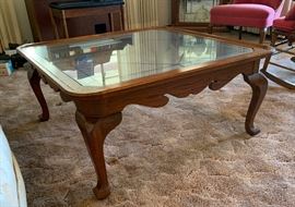 Oak Glass Top Coffee Table	18x38x38in	HxWxD