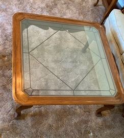Oak Glass Top Coffee Table	18x38x38in	HxWxD