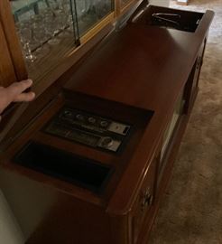 Motorola Vintage Console Stereo w/ TV	31x68x22in	HxWxD