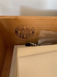 Heywood Wakefield Maple China Hutch Cabinet	69x36x18in	HxWxD