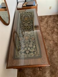 Thomasville French CountryOak Desk	31x57x23in	HxWxD