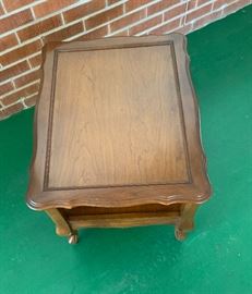 Small Walnut Console/End Table	21x20x25in	HxWxD