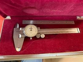 Mitutoyo 505-629 Dial Calipers in Box