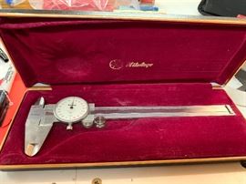 Mitutoyo 505-623 Dial Calipers in Box	