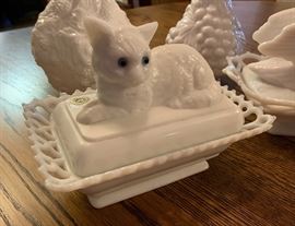 Westmoreland Milk Glass Cat Covered Dish BLUE Eye