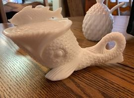 Pisello Milk Glass Fish covered Dish	