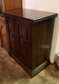 Vintage Walnut Bar w/ Owl Glasses	33x28x16in	HxWxD