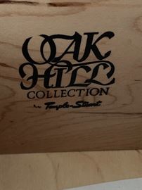 Oak Hill by Temple Stewart  9 Drawer Dresser w/ Mirror	32x71x20in +47.5 in for Mirror HxWxD