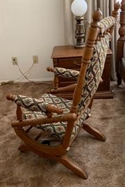 Antique Victorian Platform Rocker Turned	45x22x23in	HxWxD