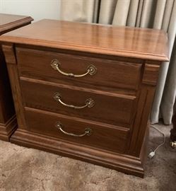 2 Oak Hill by Temple Stuart Nightstands PAIR	22x26x16in	HxWxD