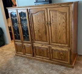 Kushwood Oak Cabinet Dresser AV	51x62x22in	HxWxD