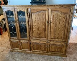 Kushwood Oak Cabinet Dresser AV	51x62x22in	HxWxD