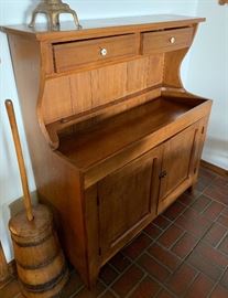 Antique Dry Sink	48x41x17	HxWxD