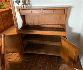 Antique Dry Sink	48x41x17	HxWxD