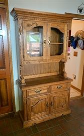 Oak Kitchen Cabinet	79x42x18in	HxWxD
