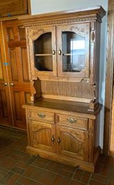 Oak Kitchen Cabinet	79x42x18in	HxWxD