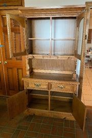 Oak Kitchen Cabinet	79x42x18in	HxWxD