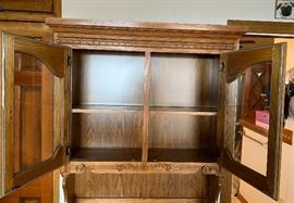 Oak Kitchen Cabinet	79x42x18in	HxWxD