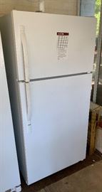 Kenmore Refrigerator 253.63712304 (Buyer Removal)	66x30x34in	HxWxD