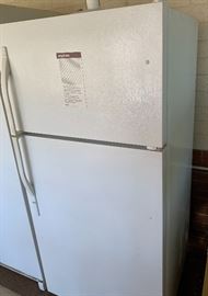 Kenmore Refrigerator 253.63712304 (Buyer Removal)	66x30x34in	HxWxD