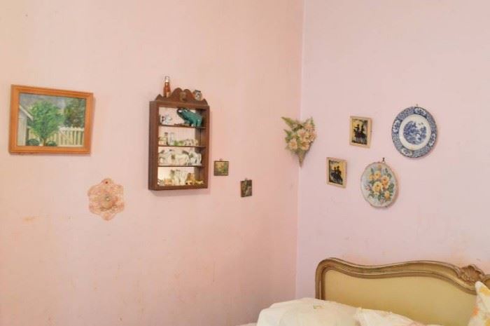 All wall decor two lamps