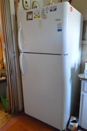 Frigidaire Refrigerator works contents not inc ...