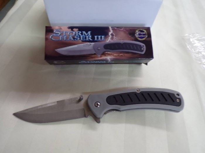 12 TOTAL STORM CHASER III FOLDING GRAY KNIVES ...