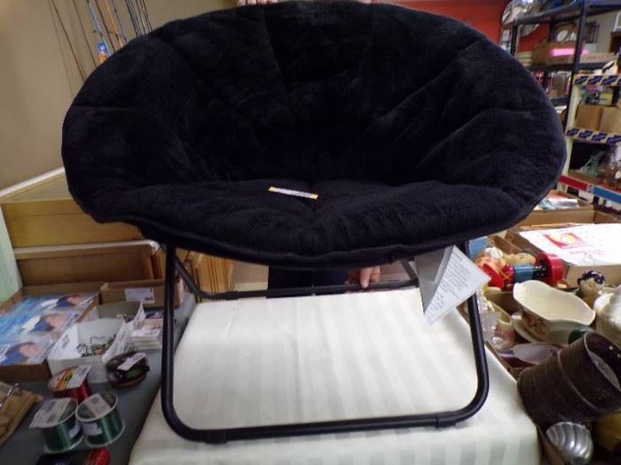 PLUSH FUZZY SAUCER CHAIR BLACK 30 IN  NEW