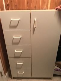 Utility cabinet