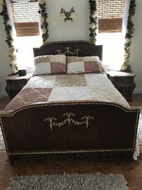 Antique full size bed 