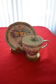 ROSLYN ‘GARLAND’ TEACUP