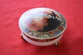 NIPPON PAINTED COVERED DISH