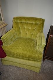 UPHOLSTERED CHAIR