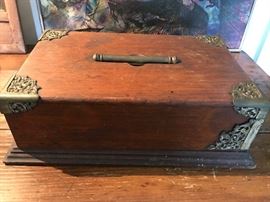  Antique poker set (case closed) 