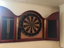 Dart board 