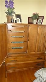 Kroehler Chest, Matching nightstand and triple dresser