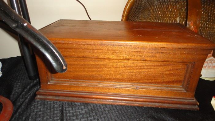 Music Box, Antique crank music Box