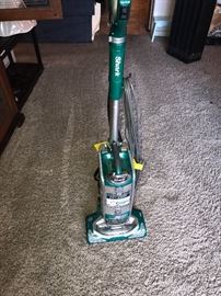 SHARK VACUUM