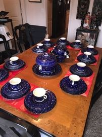 ARABIA OF FINLAND VALENCIA FINE CHINA SET