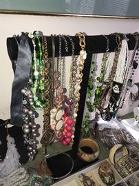 BEAUTIFUL COSTUME JEWELRY-BRACELETS, EARRINGS, NECKLACES, RINGS AND BROOCHES