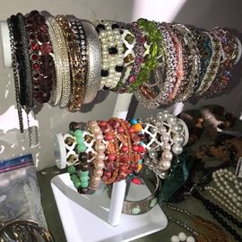 BEAUTIFUL COSTUME JEWELRY-BRACELETS, EARRINGS, NECKLACES, RINGS AND BROOCHES