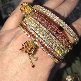 BEAUTIFUL COSTUME JEWELRY-BRACELETS, EARRINGS, NECKLACES, RINGS AND BROOCHES