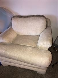 OVERSIZED CREAM ARMCHAIR
