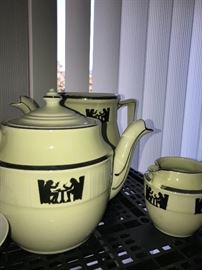 HALL’S TEAPOTS AND CREAMER