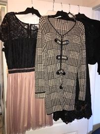 WOMEN'S CLOTHING