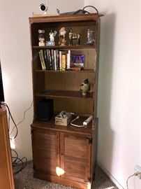 WOODEN BOOKSHELF