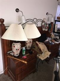 NIGHTSTAND AND LAMPS