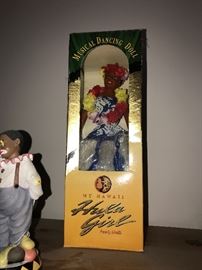 HULA DANCING DOLL