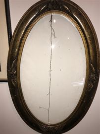 ANTIQUE OVAL FRAME