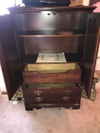 THOMASVILLE WARDROBE